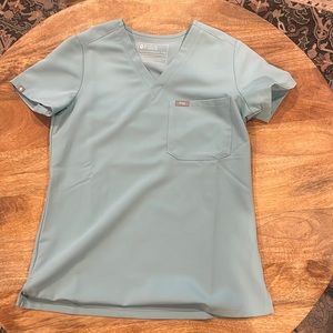 Figs Catarina One Pocket Scrub Top Seaglass